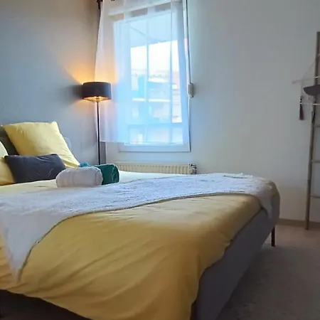 Stylish 1-bedroom Flat With Beautiful Terrace , For A Cosy Retreat 公寓